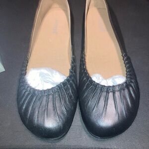 Black Women's Flats